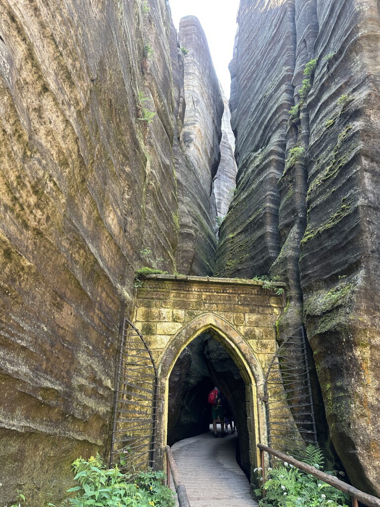 Meistfotografiert in der Adersbacher Felsenstadt: Das Gotische Tor, Foto: Felix Schmidt