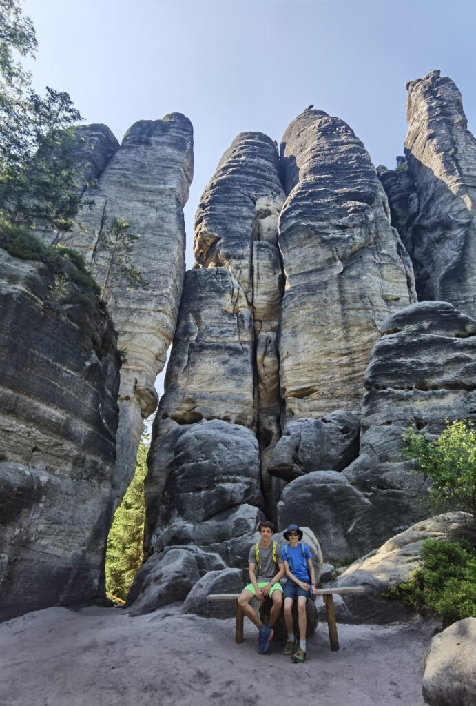 Pause am höchsten Punkt der Weckelsdorfer Felsenstadt Wanderung